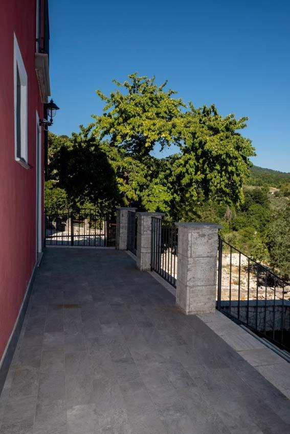 Il Mascherone Sepino Buitenkant foto